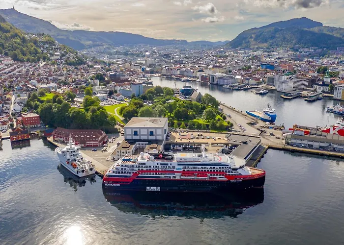 Seafront With Parking And Self Check-in!