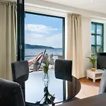 Seafront With Parking And Self Check-in! شقة برغن