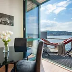Seafront With Parking And Self Check-in! برغن