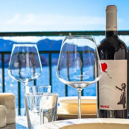 公寓 Seafront With Parking And Self Check-in!