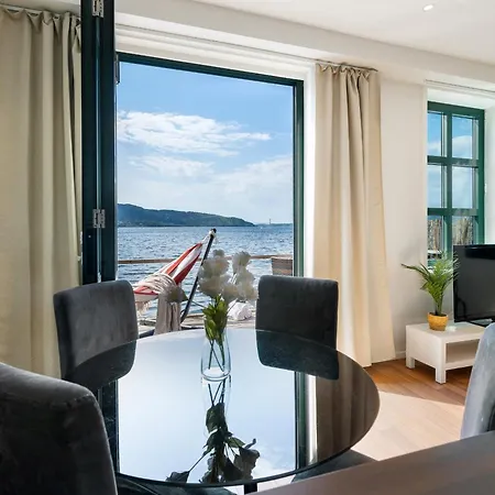 Seafront With Parking And Self Check-in! شقة برغن