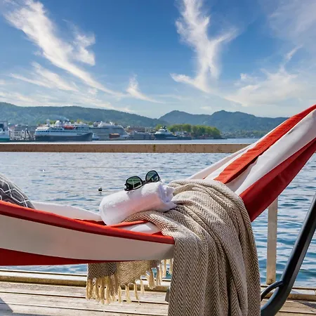 Seafront With Parking And Self Check-in! * Bergen
