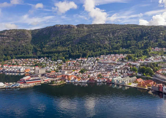 公寓 Seafront With Parking And Self Check-in! 卑爾根
