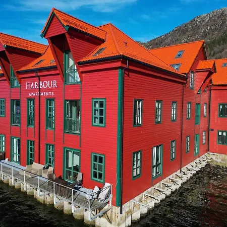 Seafront With Parking And Self Check-in!